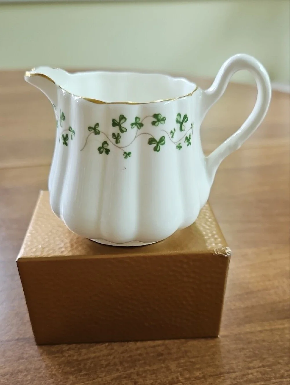 ROYAL TARA Fine Bone China Shamrock Creamer & Open Sugar Bowl